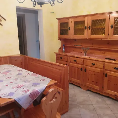 Il Biancone Nyaraló